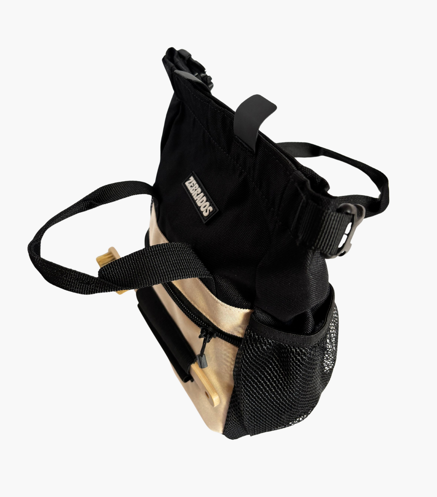 Magnesera boulder de escalada de Zebrados con bolsillo para el móvil, cepillo y cierre magnético.
